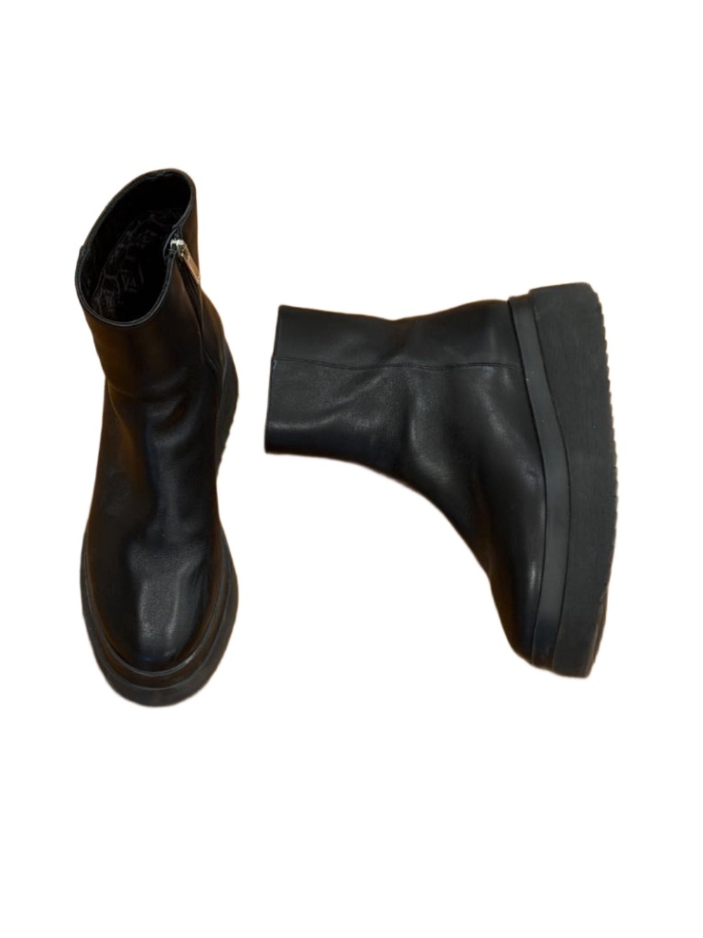 $239 Pristine used Aquatalia black leather platform ankle boots